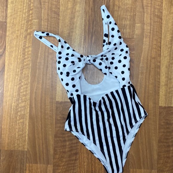 Other - Cut out swimsuit